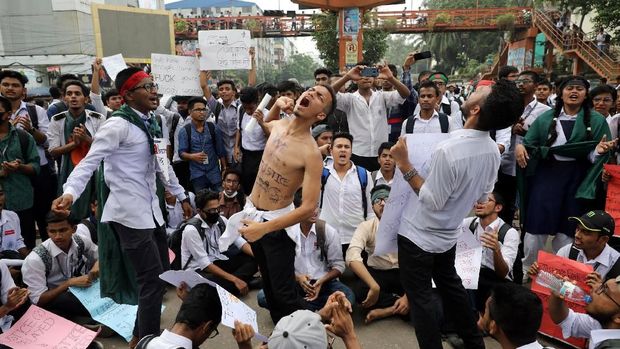 PM Bangladesh Minta Protes Mahasiswa Bubarkan Diri