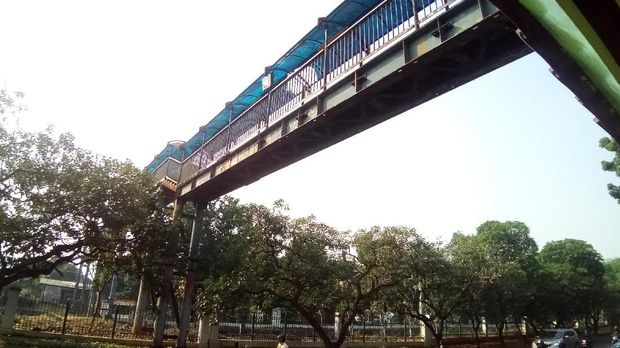 Tak Terawat, JPO di Jaksel-Depok Kondisinya memprihatinkan