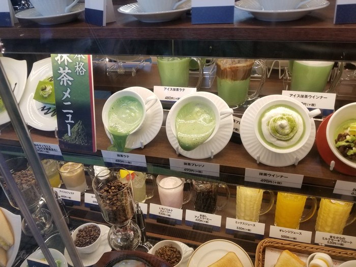 Panasnya Udara di Jepang Membuat Display Makanan Plastik Meleleh