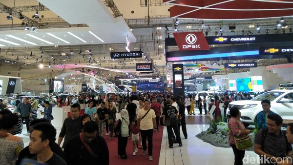 Kata Ahok Leasing Mobil China Masih Susah