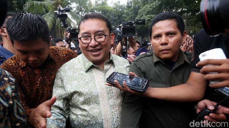 Fadli-Sang Alang-Ahmad Dhani Bikin Lagu 'Sontoloyo'