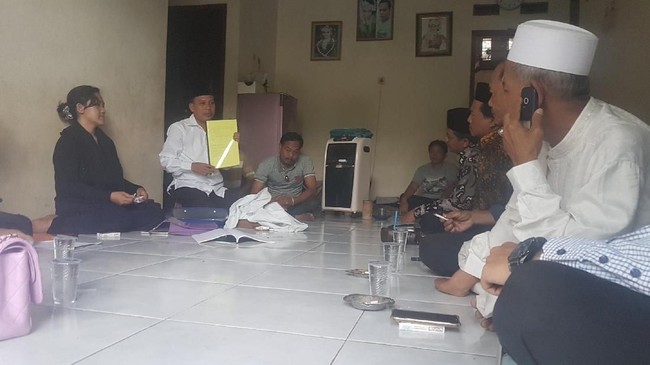 Raja Kerajaan Ubur-ubur Seorang Wanita, Tolak Disebut Aliran Sesat