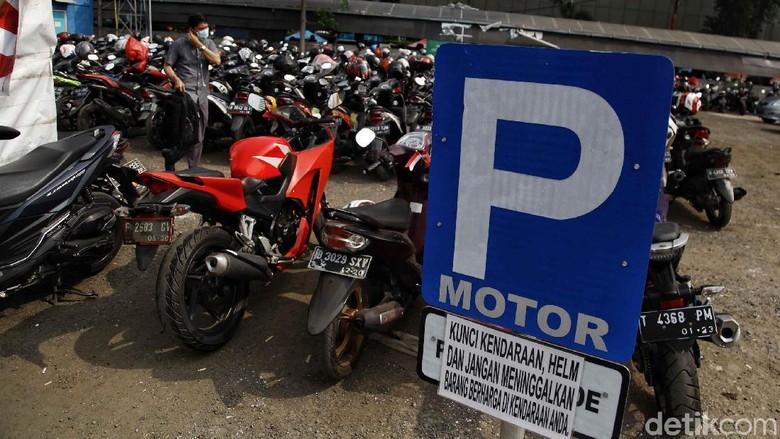 pemprov-dki-kaji-rencana-kenaikan-tarif-parkir