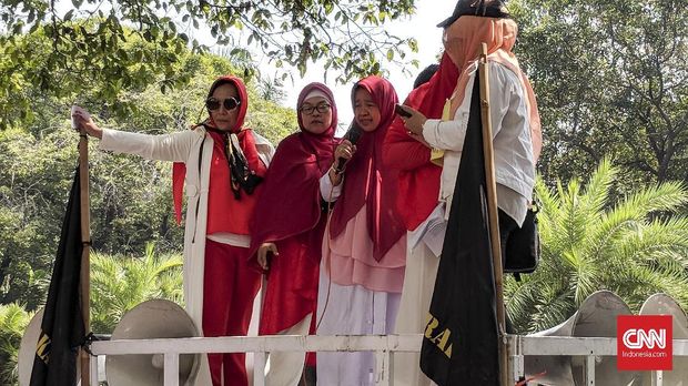 Demo Jokowi Mundur, Emak-Emak Militan: Kami Bukan Cheerleader!