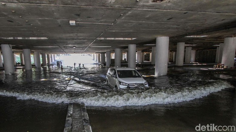Tak Ada Hujan, Underpass Kemayoran Tergenang