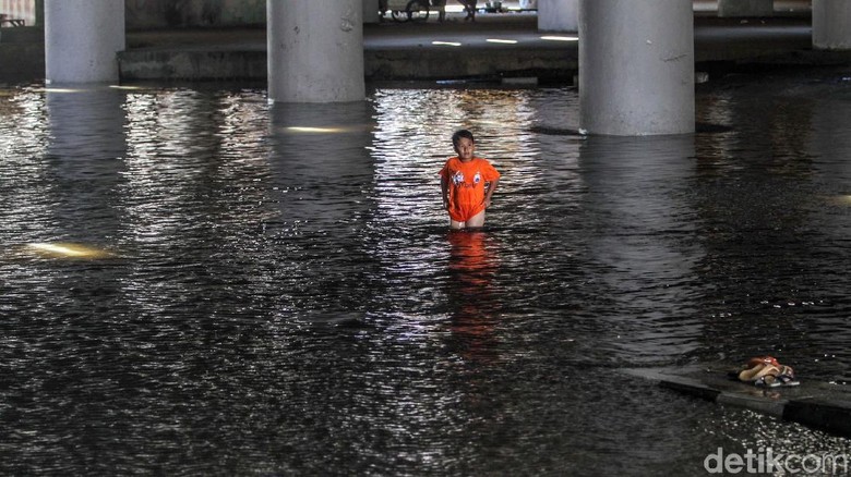 Tak Ada Hujan, Underpass Kemayoran Tergenang