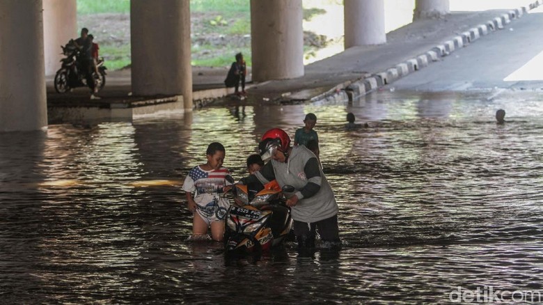 Tak Ada Hujan, Underpass Kemayoran Tergenang