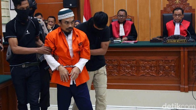 Divonis 11 Tahun Bui, Teroris Abu Afif: Saya Tak Rida!