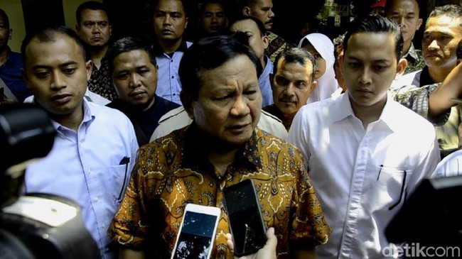 Prabowo: Ratna Nggak Ada di Manifes, Karena Tak Bisa Check In