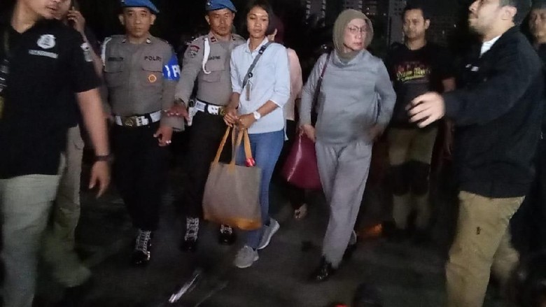 Ratna Sarumpaet Tersangka Hoax, Ini Pasal yang Disangkakan