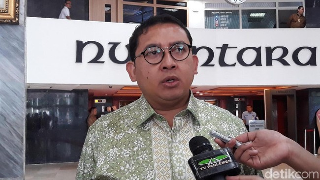Kata Fadli Zon soal Video Sandiaga Langkahi Makam 'Pendiri NU'
