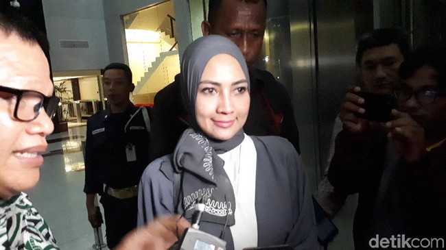 Diperiksa KPK, Steffy Bicara Duit Rp 1 M-Pergi ke Turki Bareng Irwandi