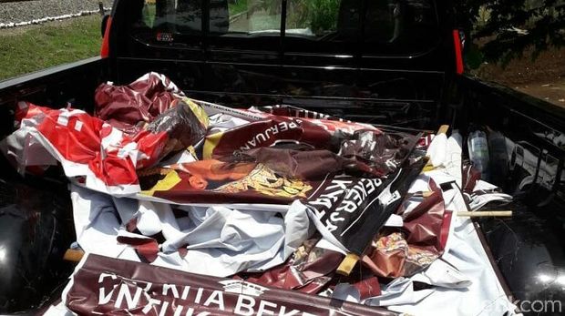 PDIP Jateng Copoti Ribuan Poster Bergambar Jokowi, Ada Apa?