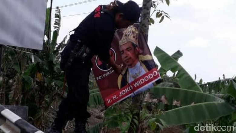 PDIP Geram Poster 'Raja Jokowi' Beredar di Jateng