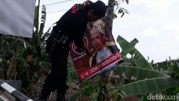 PDIP Jateng Copoti Ribuan Poster Bergambar Jokowi, Ada Apa?