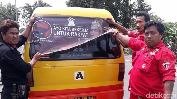PDIP Jateng Copoti Ribuan Poster Bergambar Jokowi, Ada Apa?
