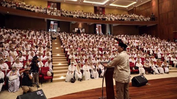 Titiek Soeharto Ikut Deklarasi Emak-emak Pecinta Prabowo Subianto