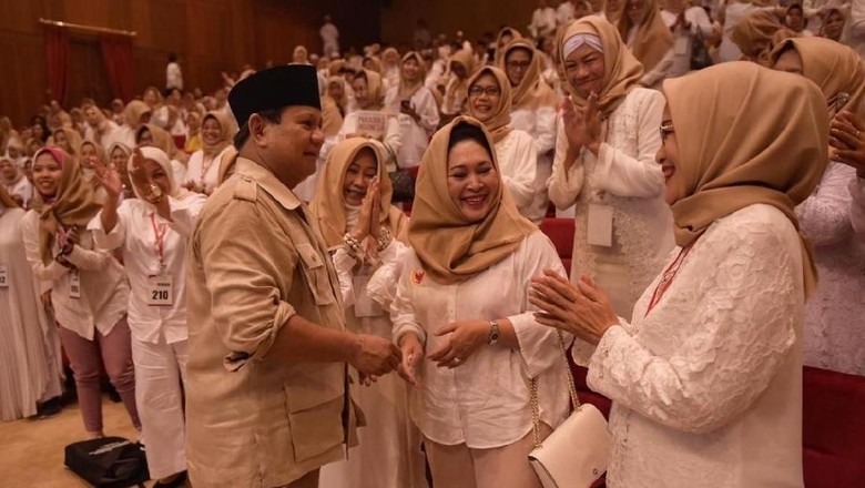 titiek-soeharto-ikut-deklarasi-emak-emak-pecinta-prabowo-subianto