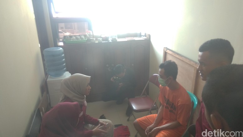 Penyebar Video Porno Mojang Karawang Gelar Nobar di Kelas Pakai Proyektor