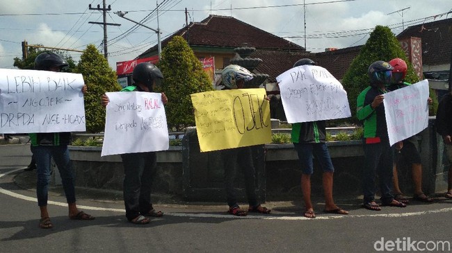 Asosiasi Ojol Blitar Ngaku Tak Ikut Demo, Lalu Siapa Massa Itu?