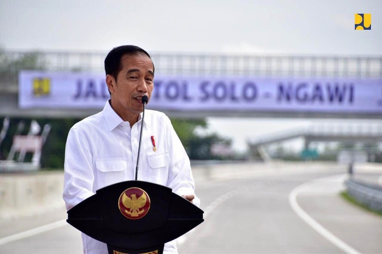 Jokowi: Silakan Ada yang Ngomong Nggak Mau Makan Jalan Tol
