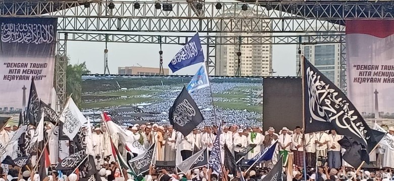 Ketum FPI Singgung Partai Setan dan Pembela Allah di Reuni 212
