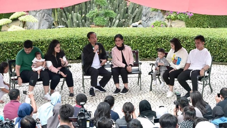 Fadli Sindir Foto Keluarga Jokowi, TKN: Apa karena Capresnya Tak Punya?