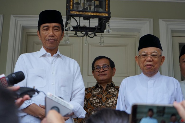 Sebelum ke Konser Putih Bersatu, Jokowi Zikir Bersama di Tennis Indoor