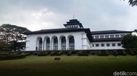 bpk-ingatkan-pemprov-jabar-perbaiki-pengadaan-barang--jasa