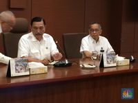 JK Kritik Proyek LRT Kemahalan, Luhut: Memang Itu Betul