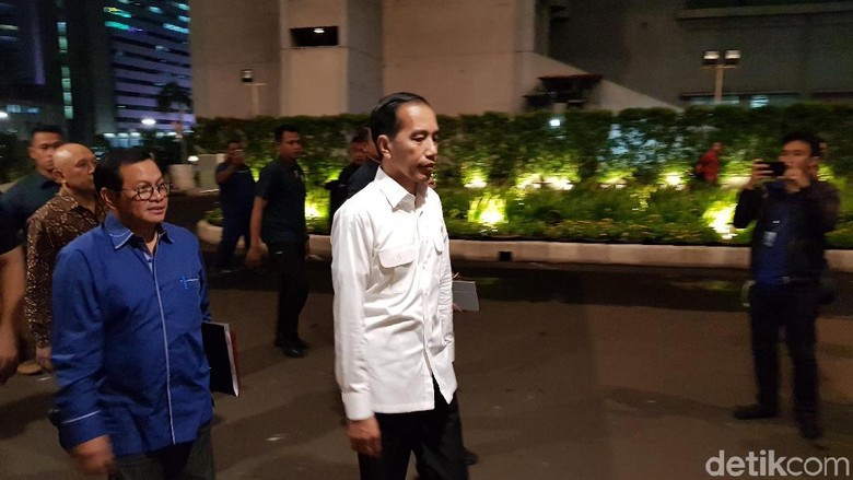 jokowi-tiba-di-djakarta-theater-untuk-latihan-debat