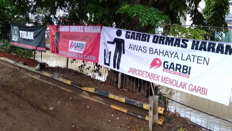 Spanduk Tolak Garbi Ormas Haram, Fahri: Karena Mau Deklarasi