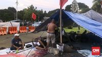 Puluhan Korban PHK Freeport Menginap di Seberang Istana