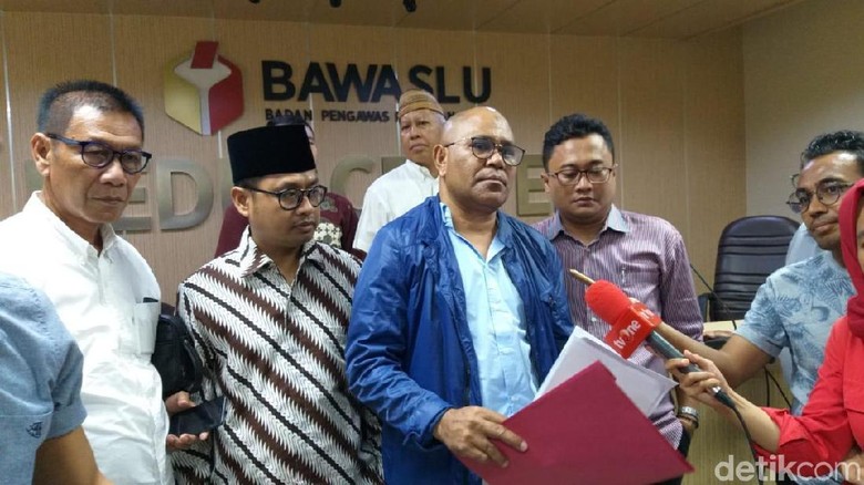 Pendukung Prabowo Laporkan Jokowi ke Bawaslu Soal Dugaan Serangan Personal