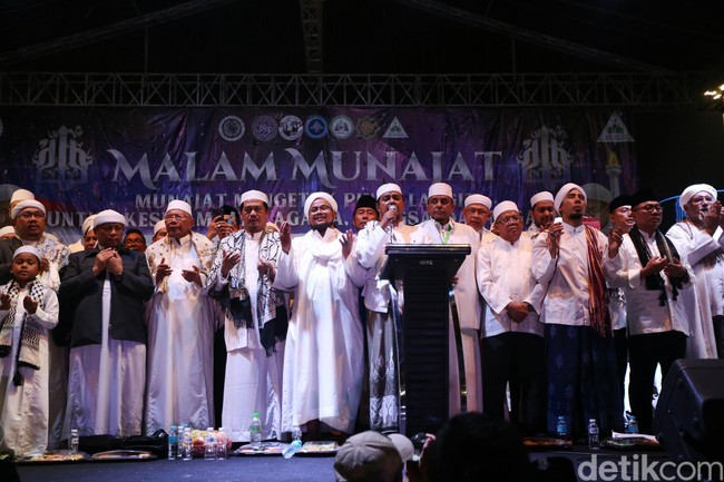 Mars Munajat 212: Ijtimak Pegangan Kami untuk Pilih Presiden RI