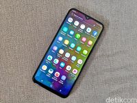 Review Samsung Galaxy M20, Baterai dan Layar Jadi Kekuatan