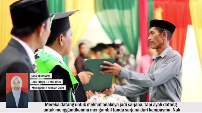 Mengharukan, Ayah Hadiri Wisuda untuk Gantikan Putrinya yang Meninggal