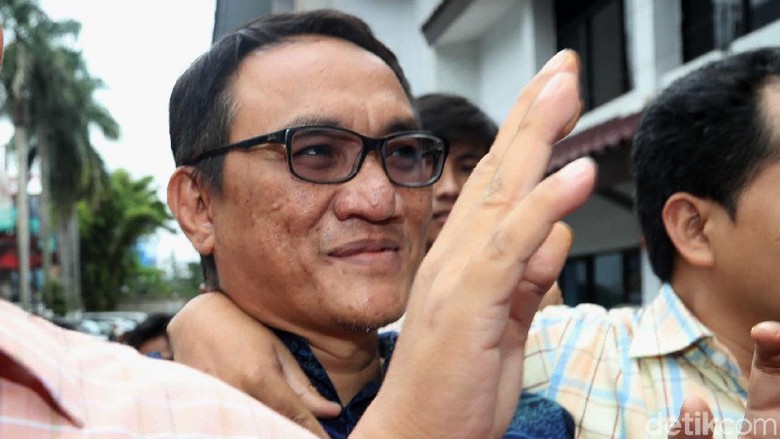 andi-arief-ungkap-ajakan-damai-dari-abu-janda