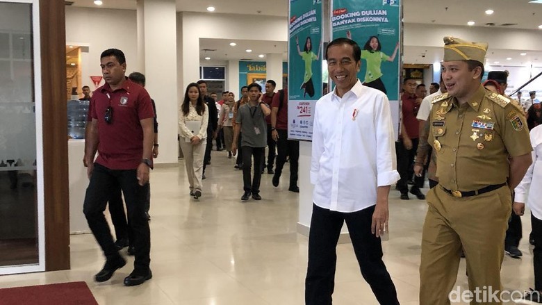 Tiba di Lampung, Jokowi Resmikan Terminal Bandara Radin Inten II