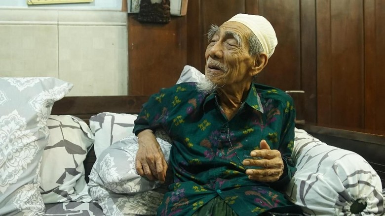 Mbah Moen Wafat di Mekah