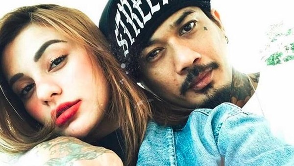 Kesetiaan Nora Alexandra yang Rela Disuntik Corona Bareng Jerinx