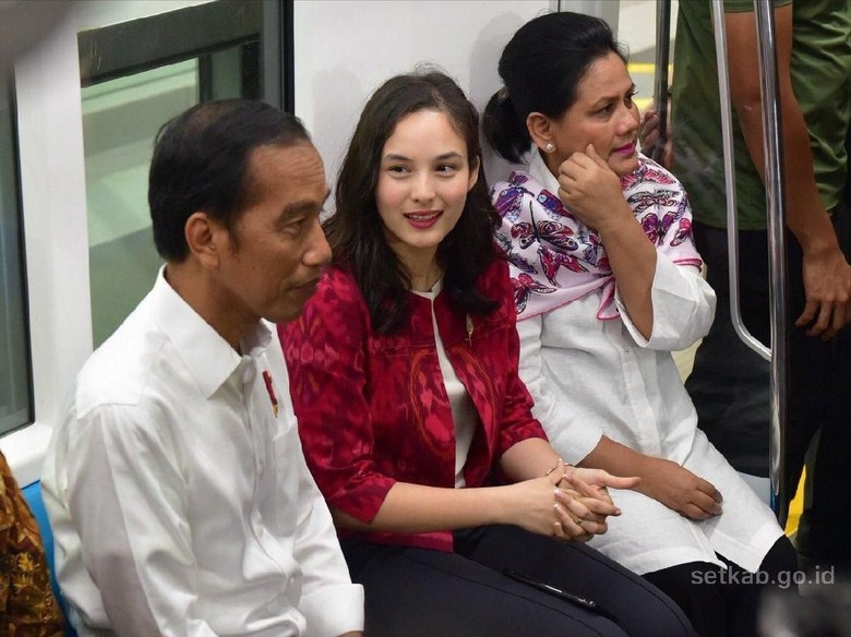 ada-chelsea-islan-di-antara-jokowi-dan-iriana