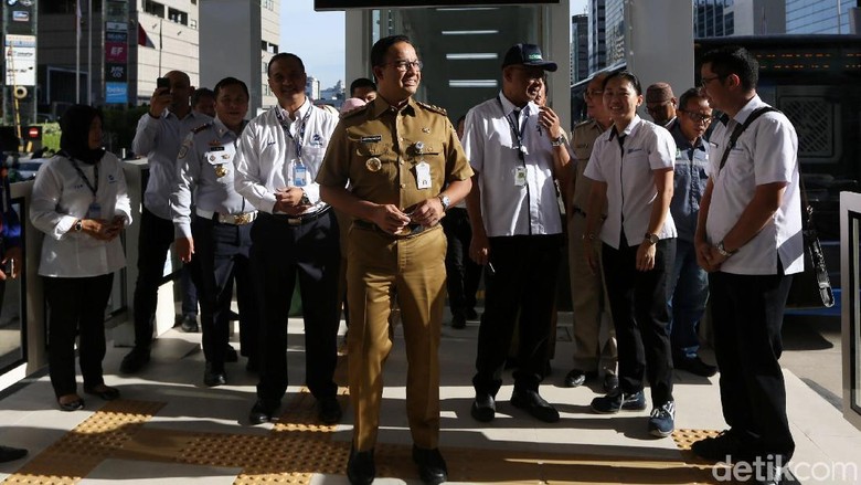 Anies soal Penumpang MRT 'Piknik': Saya Miris Mereka Difoto, Diejek, Diviralkan