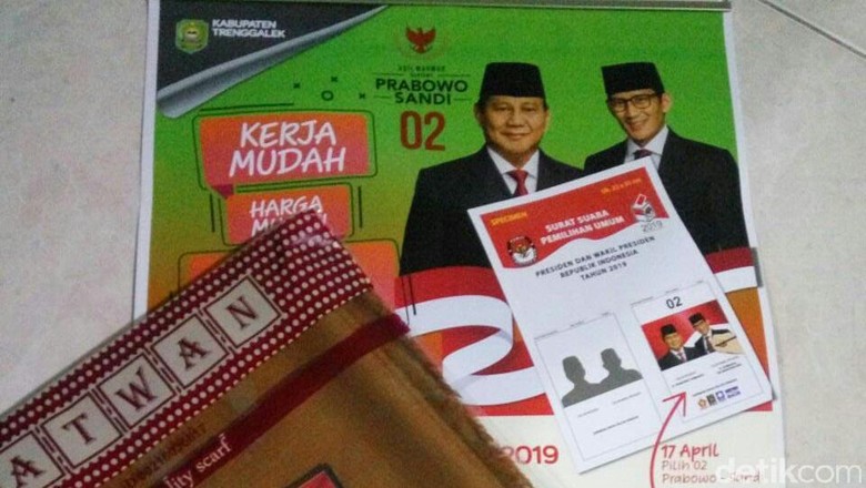 kalender-prabowo-sandi-berlogo-pemkab-beredar-di-berbagai-daerah