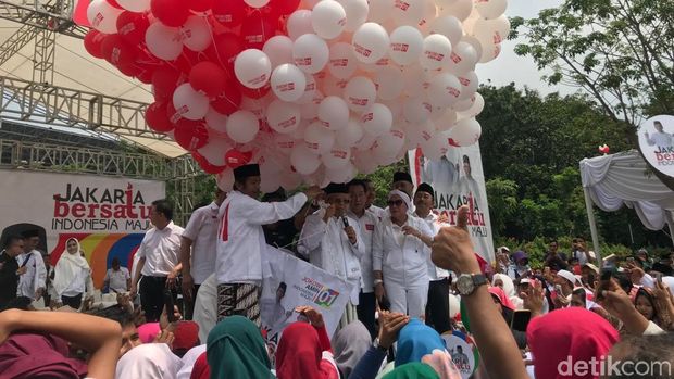 Kampanye di Senayan, Ma'ruf Bicara Kartu Sakti hingga Hoax ke Jokowi