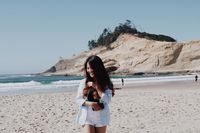 Jatuh Cinta, Mahasiswa Cantik Cari Pria yang Duduk Sebelahnya di Pesawat