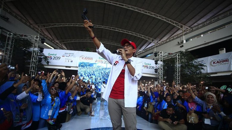 ke-milenial-lombok-sandiaga-mau-kerja-keras-atau-ganti-presiden