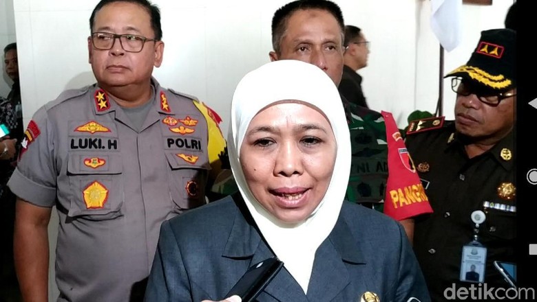 Khofifah 'Sembunyi-sembunyi' Saat Diperiksa KPK di Mapolda Jatim