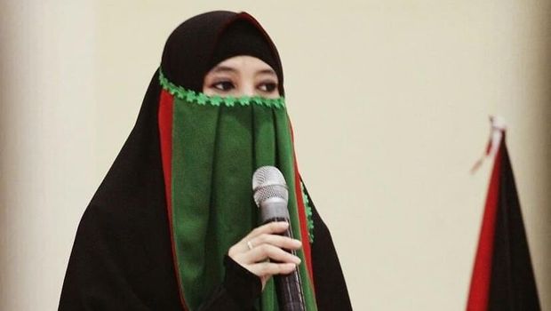 Hijrah, Peggy Melati Sukma Tampil Bercadar-Ganti Nama