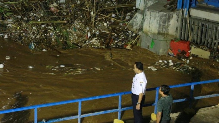 Komparasi Era Ahok vs Anies Mengemuka Pasca Banjir Jakarta